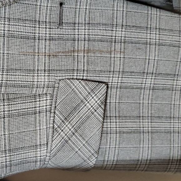 Blazer - Picture 2 of 3